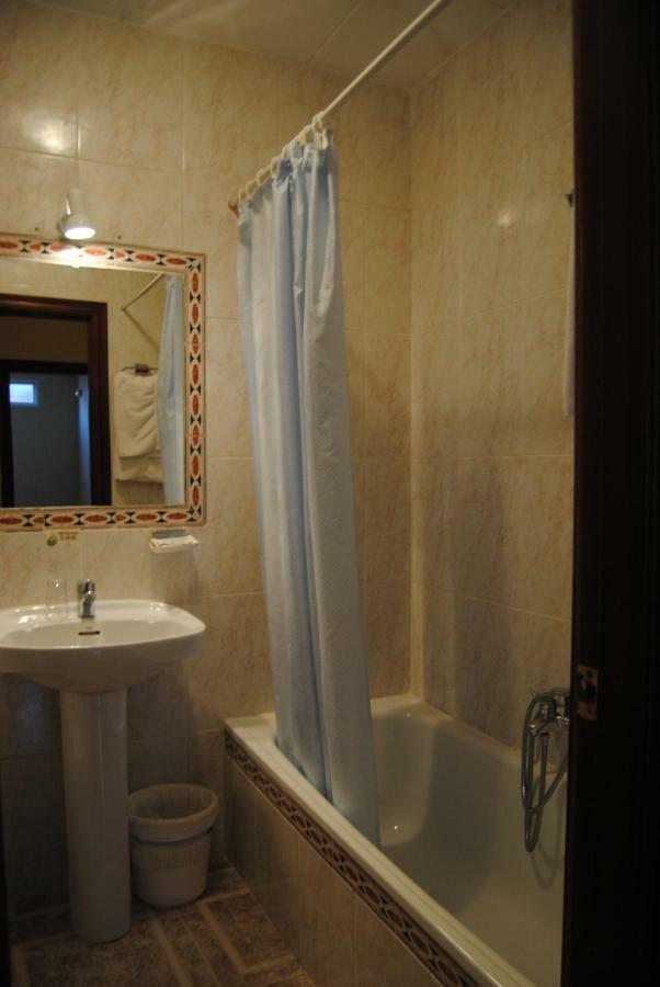Hostal Avila 奥卡纳 外观 照片