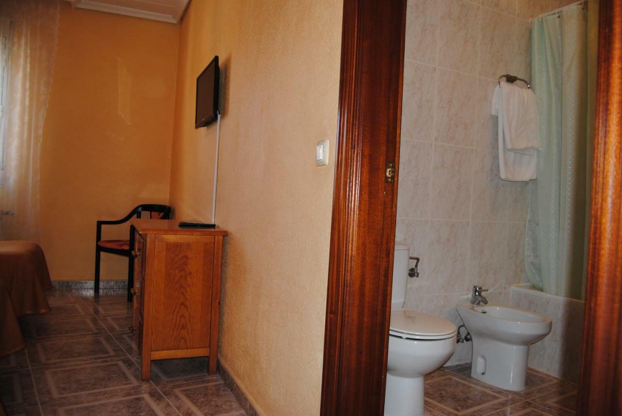 Hostal Avila 奥卡纳 外观 照片