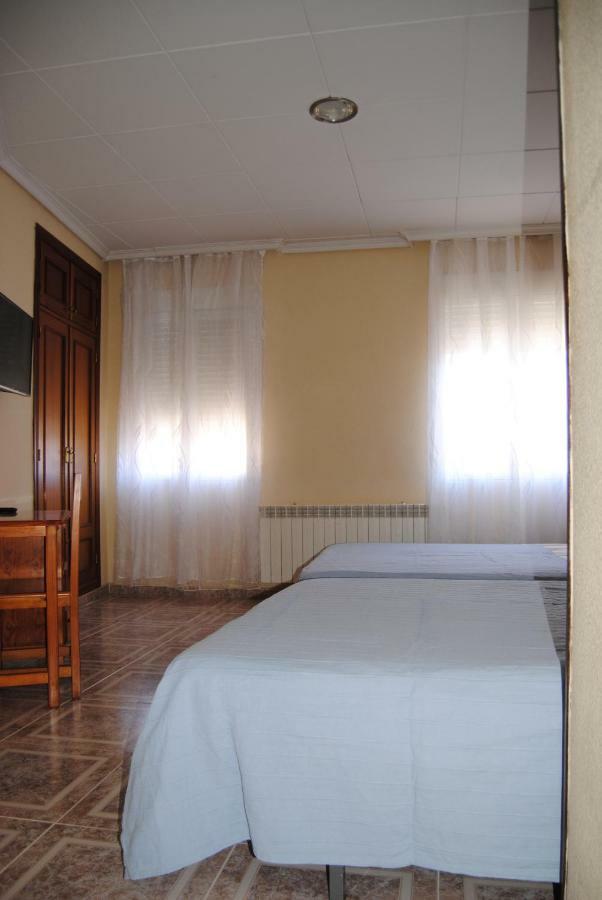 Hostal Avila 奥卡纳 外观 照片