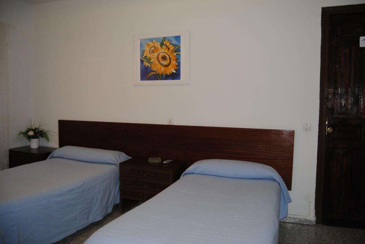 Hostal Avila 奥卡纳 外观 照片
