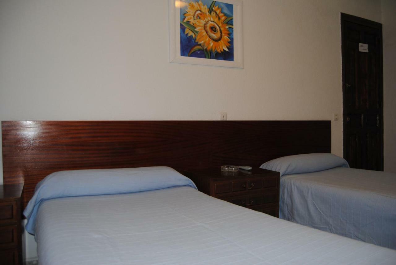 Hostal Avila 奥卡纳 外观 照片