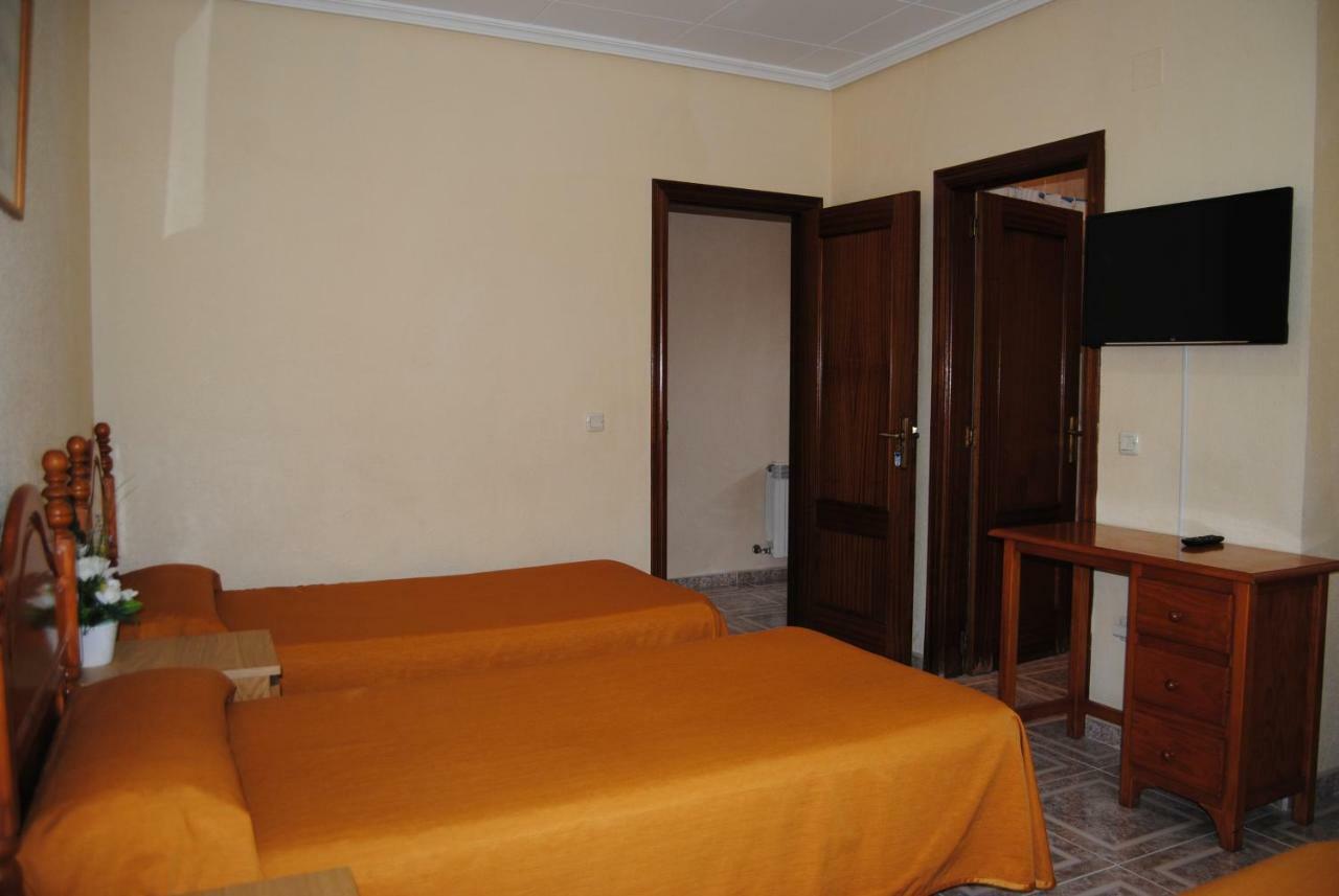 Hostal Avila 奥卡纳 外观 照片