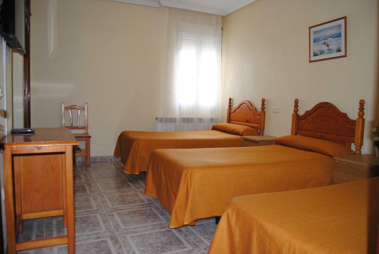 Hostal Avila 奥卡纳 外观 照片