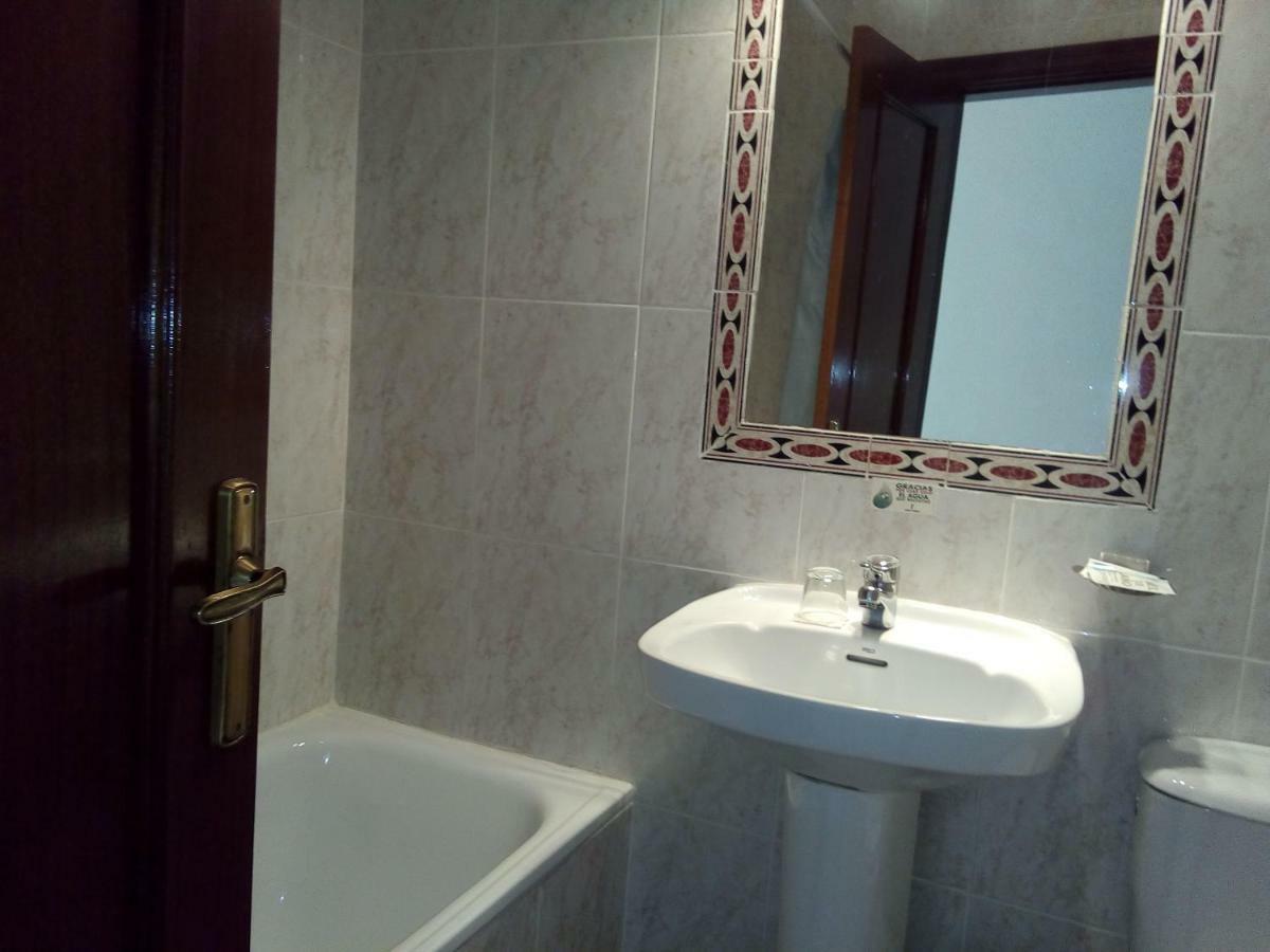 Hostal Avila 奥卡纳 外观 照片
