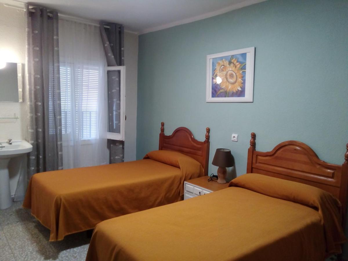 Hostal Avila 奥卡纳 外观 照片